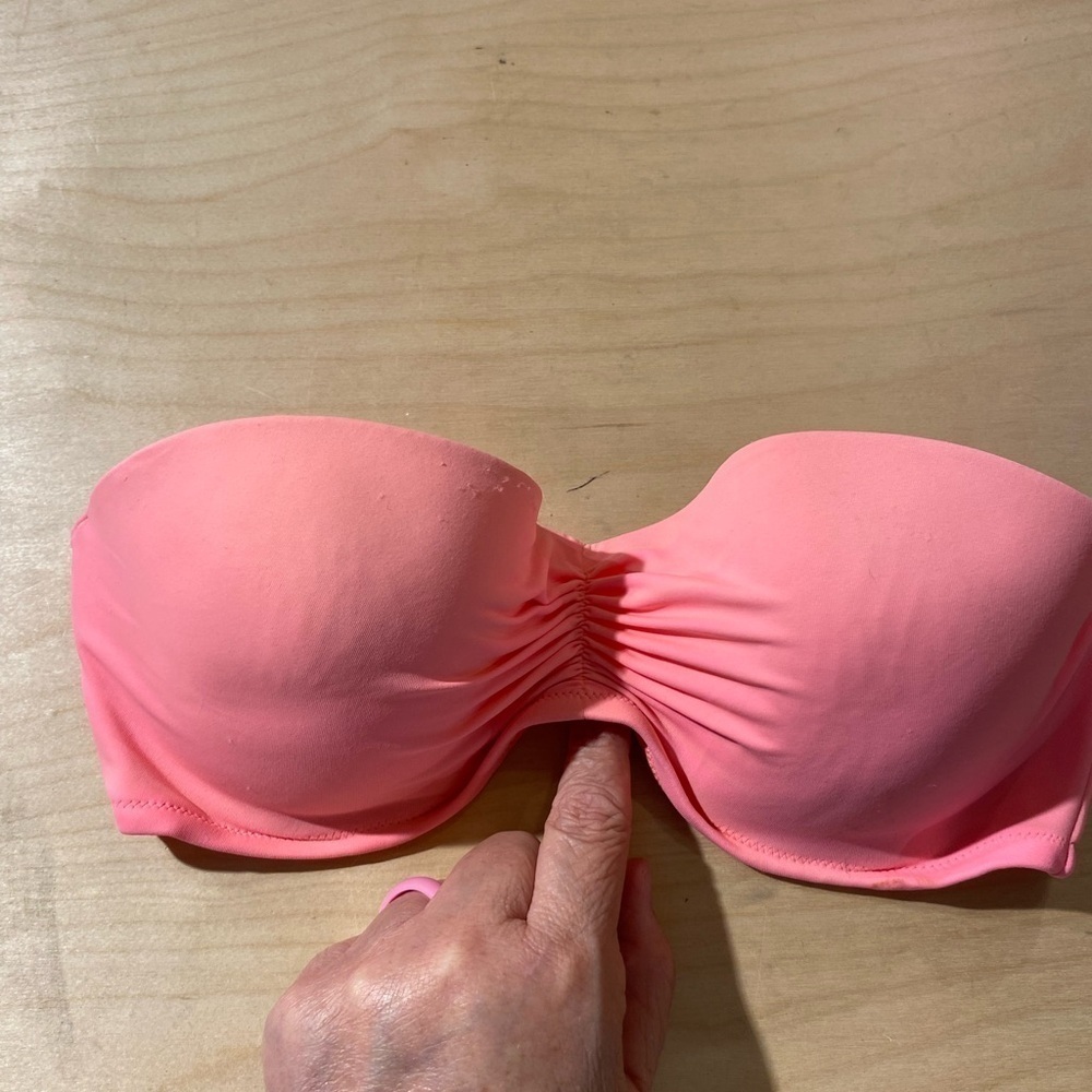 Victoria’s Secret Strapless Swim Top 34D (JD)